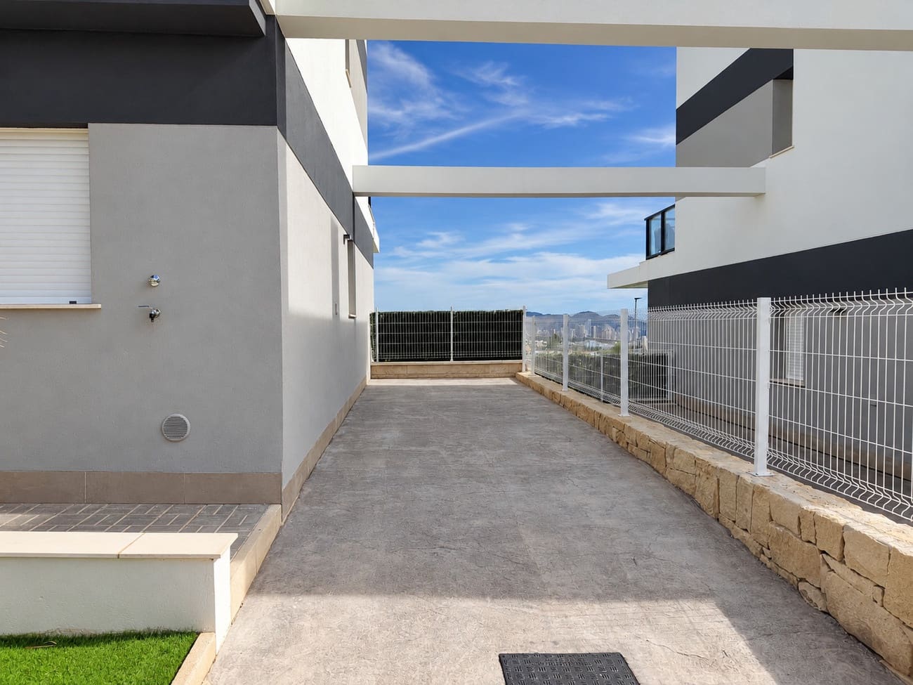 3 bedroom Semi-detached Villa for sale in Finestrat with pool garage - € 598,000 (Ref: 10157605)