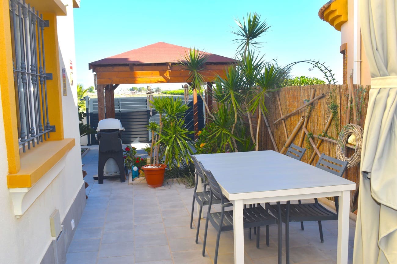 3 bedroom Villa for sale in Guardamar del Segura with pool garage - € 345,000 (Ref: 10159159)