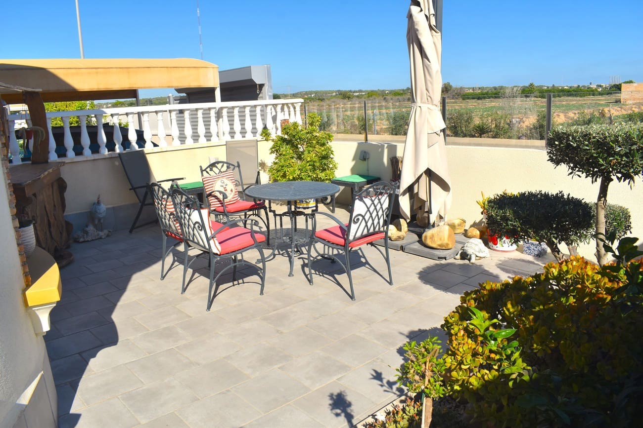3 bedroom Villa for sale in Guardamar del Segura with pool garage - € 345,000 (Ref: 10159159)