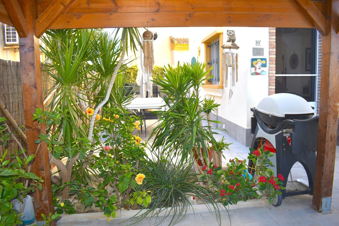 3 bedroom Villa for sale in Guardamar del Segura with pool garage - € 345,000 (Ref: 10159159)
