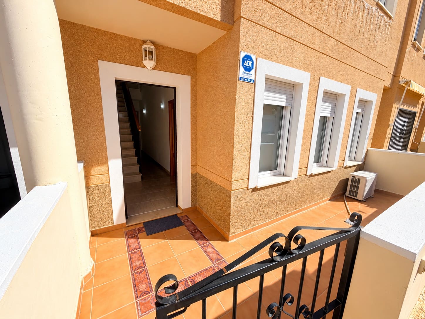 3 quarto Casa em Banda para venda em Daya Nueva com garagem - 180 000 € (Ref: 10161100)
