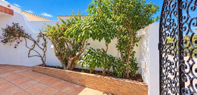 5 chambre Villa/Maison à vendre à Zona Calvario, Estepona avec piscine - 1 950 000 € (Ref: 10161930)
