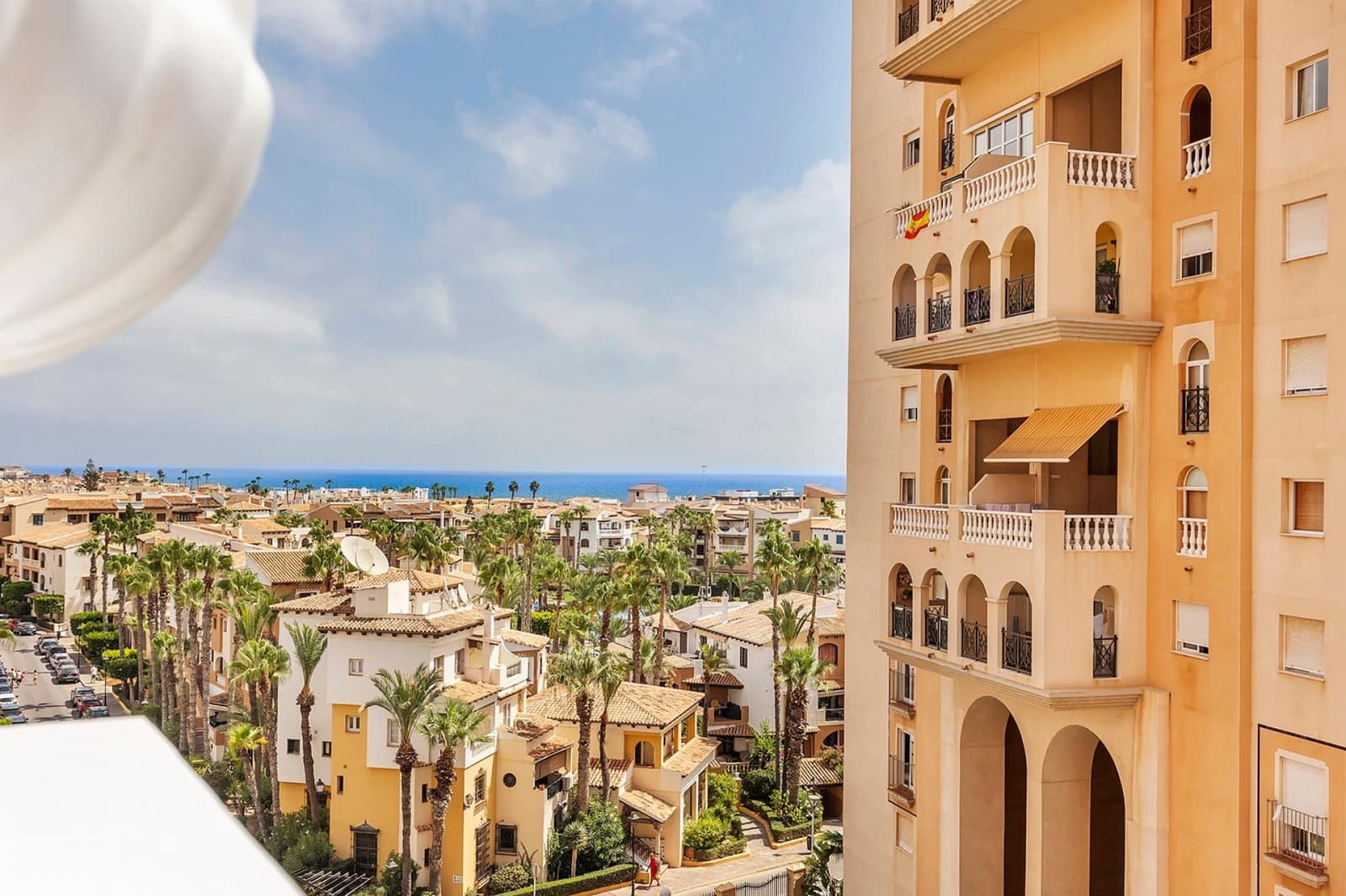 2 slaapkamer Appartement te koop in Torrevieja met zwembad garage - € 269.500 (Ref: 10161932)