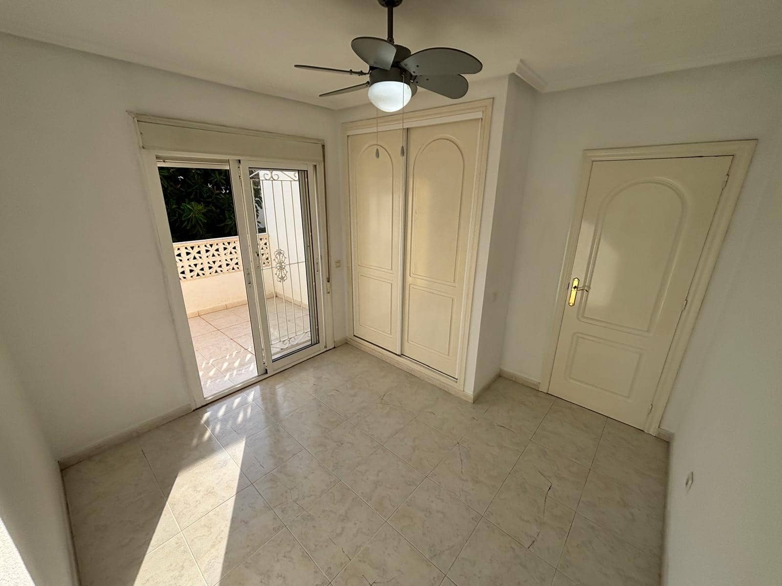 3 Zimmer Haus zu verkaufen in Benijofar mit Pool - 225.000 € (Ref: 10161934)