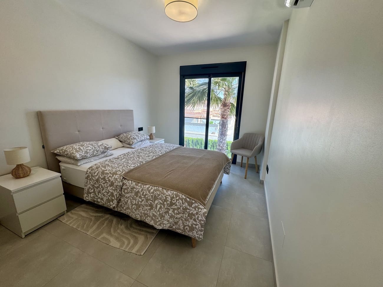 2 sypialnia Apartament na sprzedaż w Guardamar del Segura z basenem garażem - 274 500 € (Ref: 10162224)