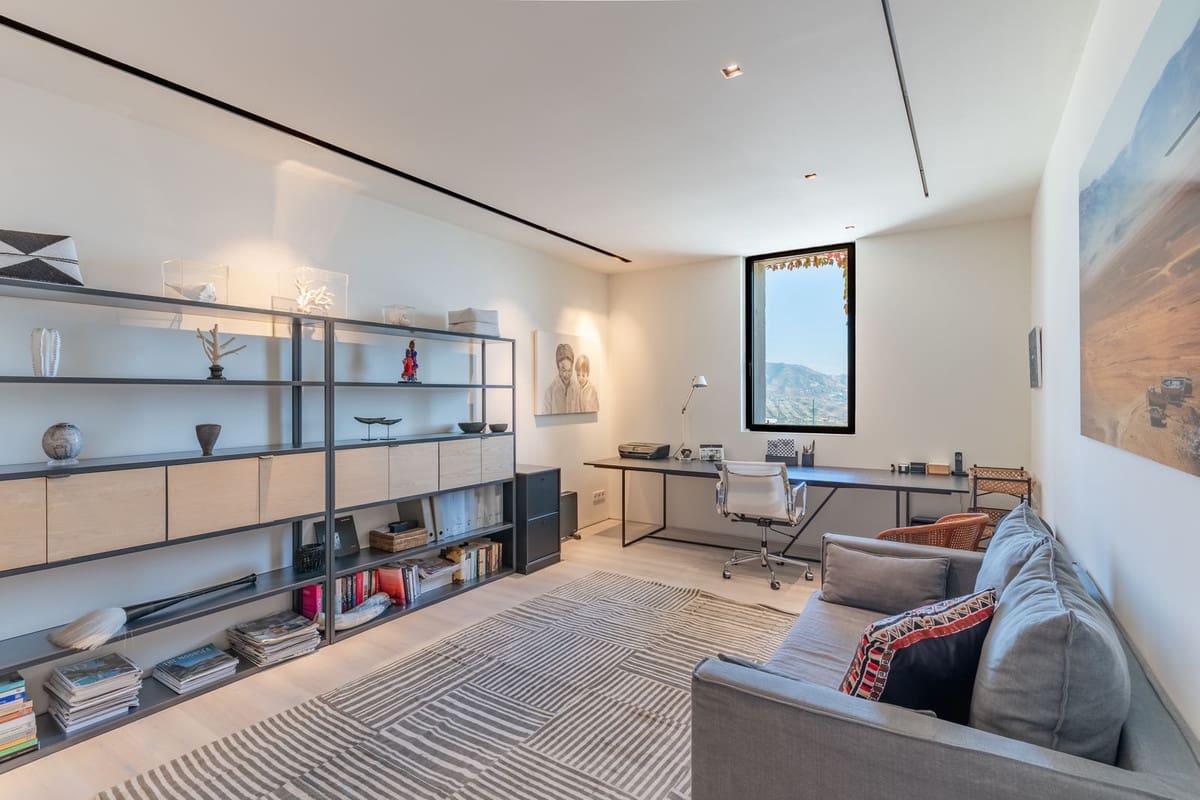 6 soverom Villa til salgs i La Mairena med svømmebasseng garasje - € 3 495 000 (Ref: 10164844)