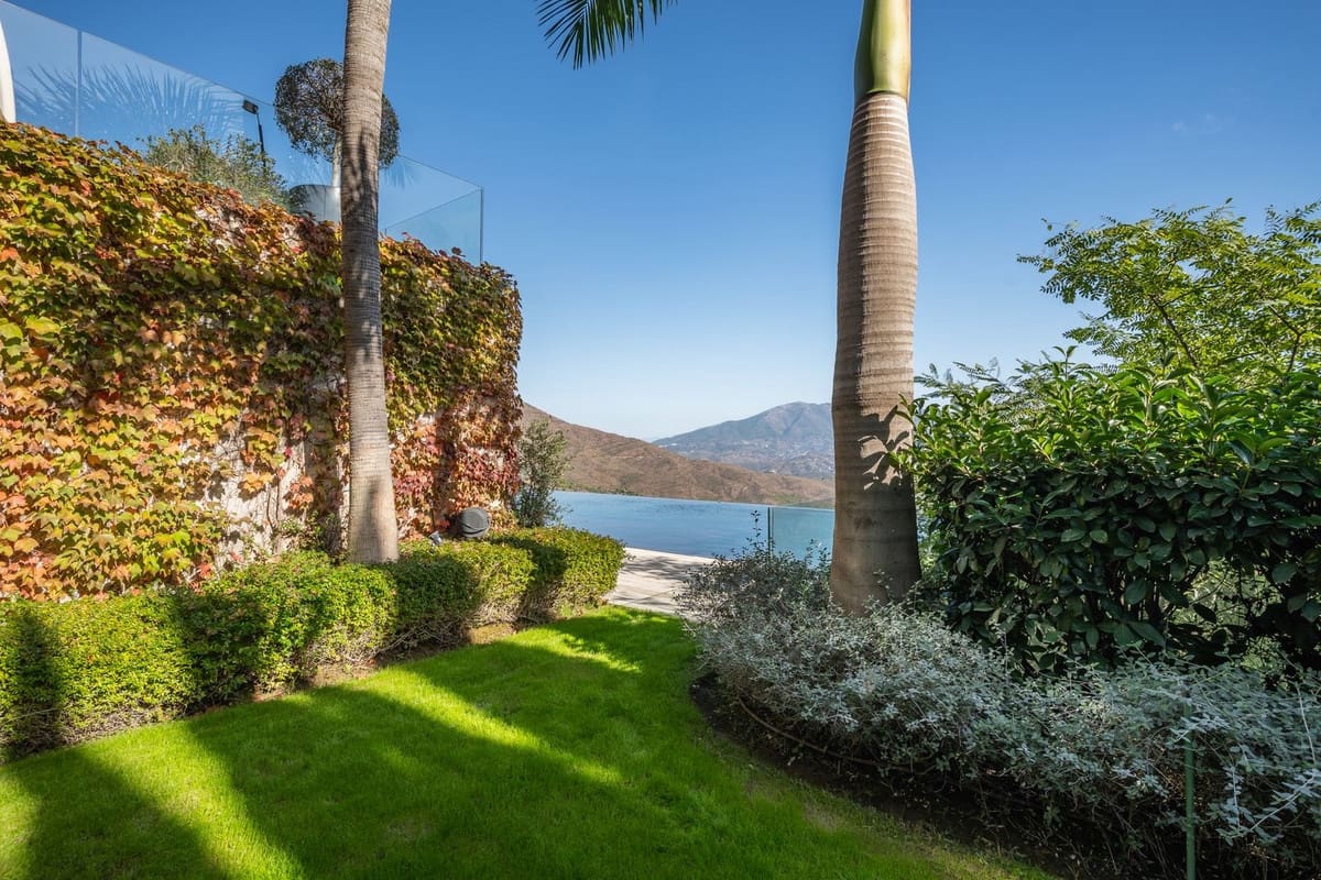 6 soverom Villa til salgs i La Mairena med svømmebasseng garasje - € 3 495 000 (Ref: 10164844)