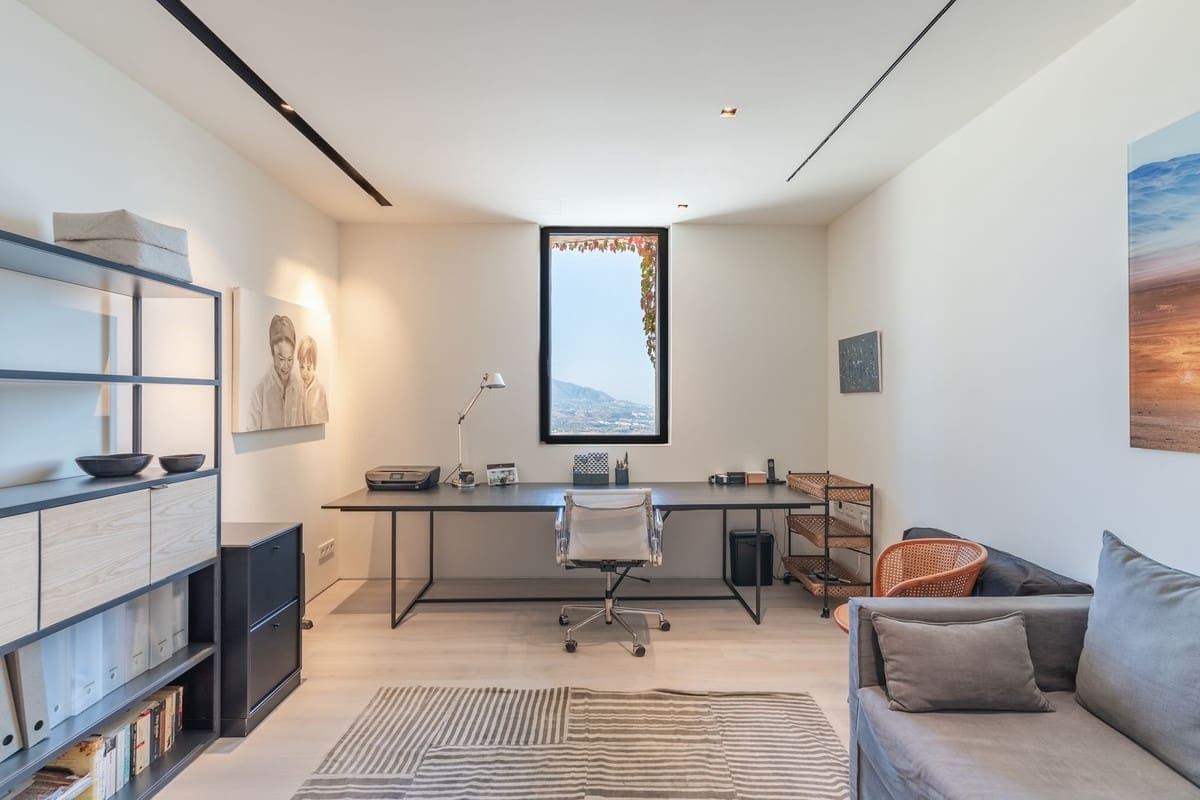 6 soverom Villa til salgs i La Mairena med svømmebasseng garasje - € 3 495 000 (Ref: 10164844)