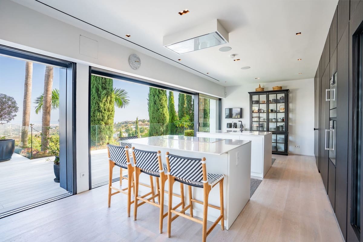 6 soverom Villa til salgs i La Mairena med svømmebasseng garasje - € 3 495 000 (Ref: 10164844)
