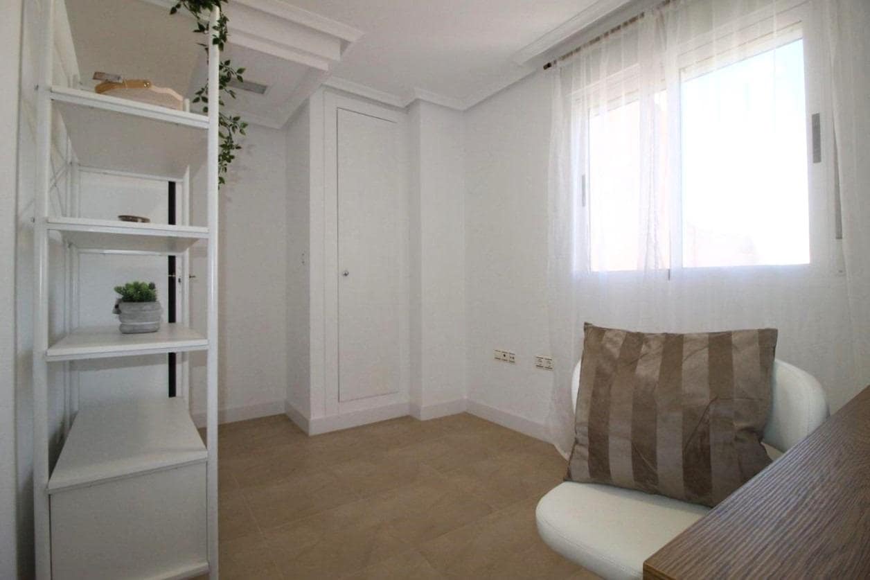 3 soveværelse Lejlighed til salg i Torrevieja - € 167.000 (Ref: 10166355)
