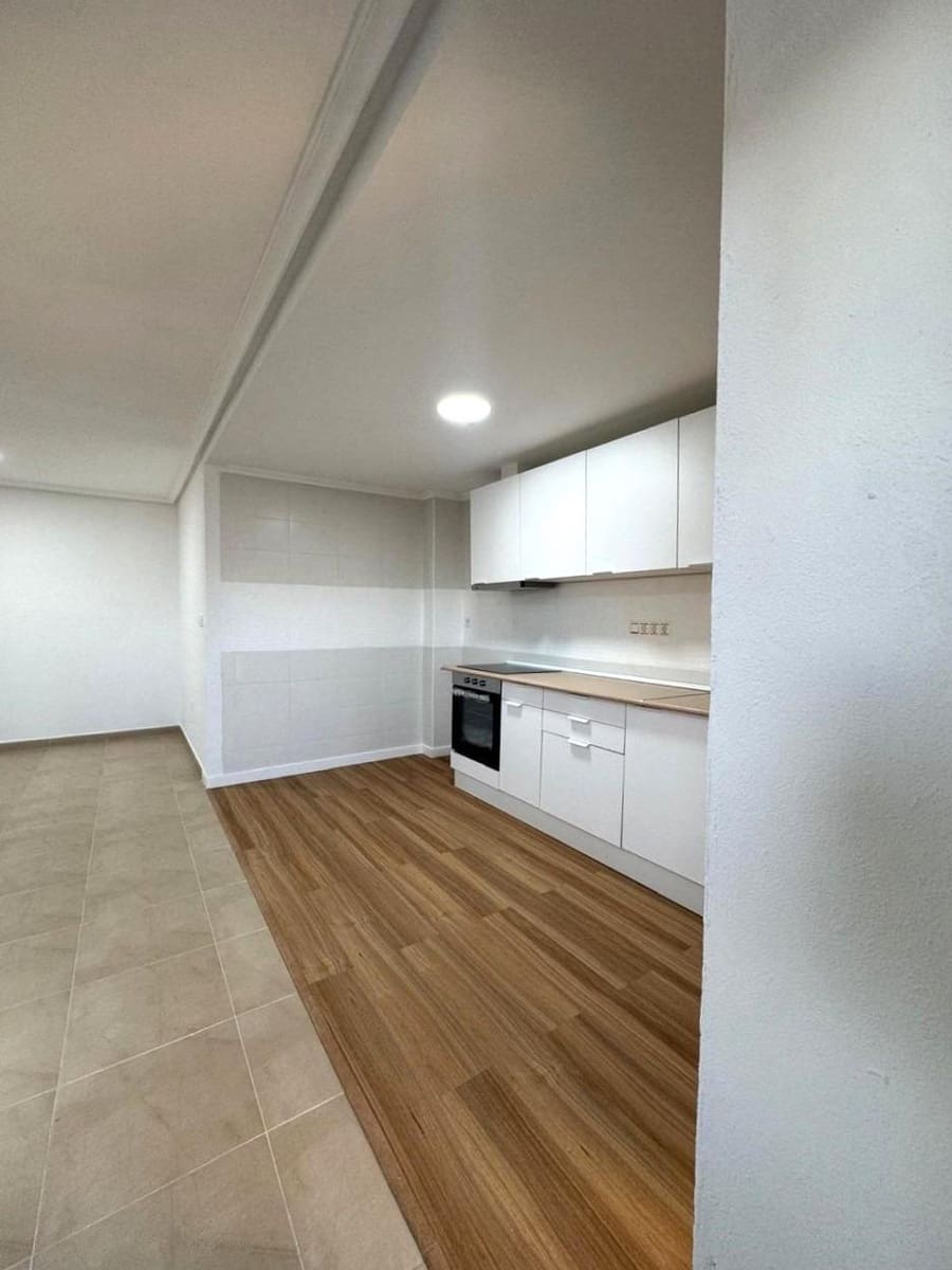 3 soveværelse Lejlighed til salg i Torrevieja - € 167.000 (Ref: 10166355)
