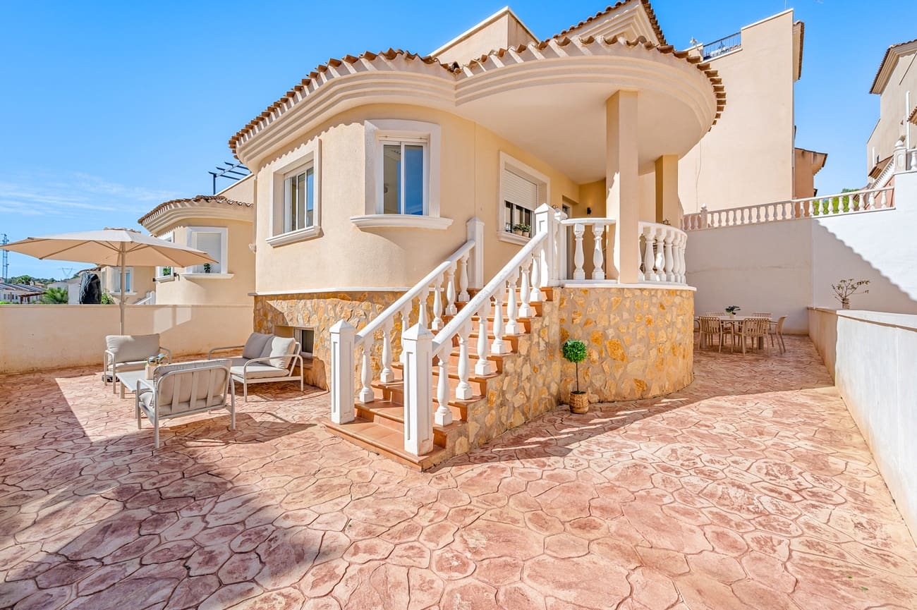 3 bedroom Townhouse for sale in San Miguel de Salinas with pool garage - € 264,500 (Ref: 10171540)
