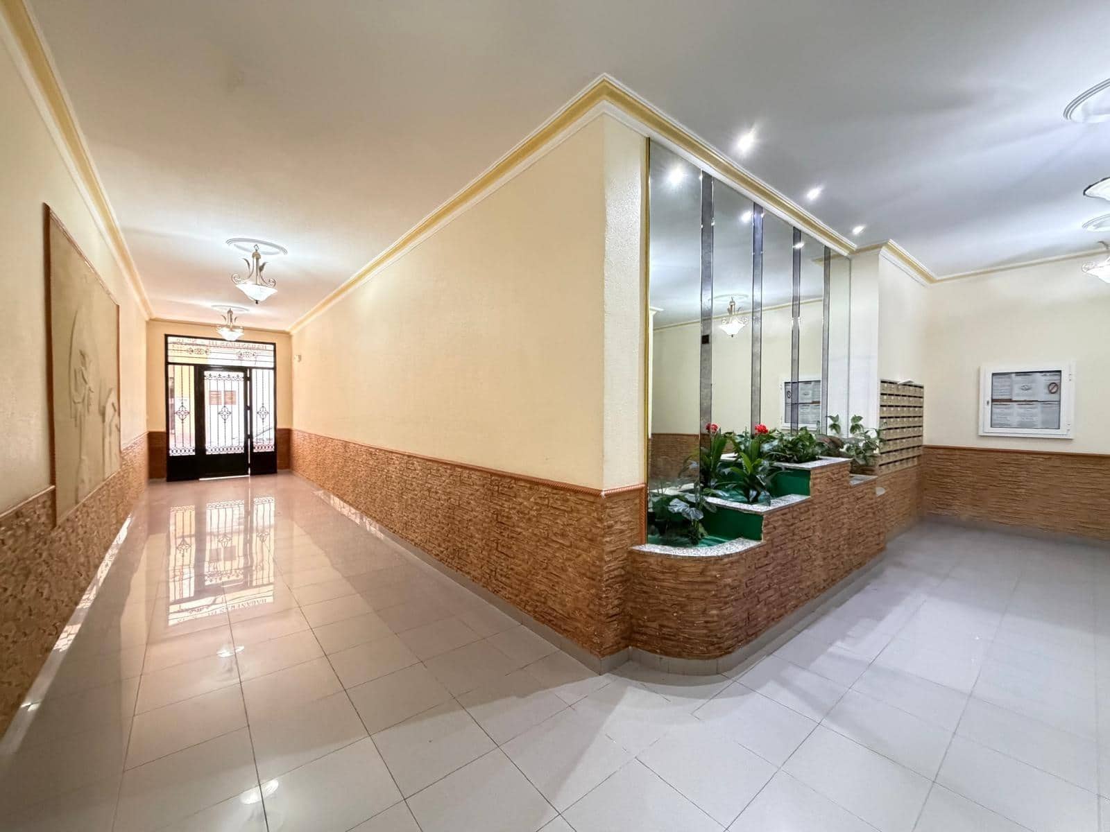 2 sovrum Lägenhet till salu i Torrevieja med garage - 210 000 € (Ref: 10172340)