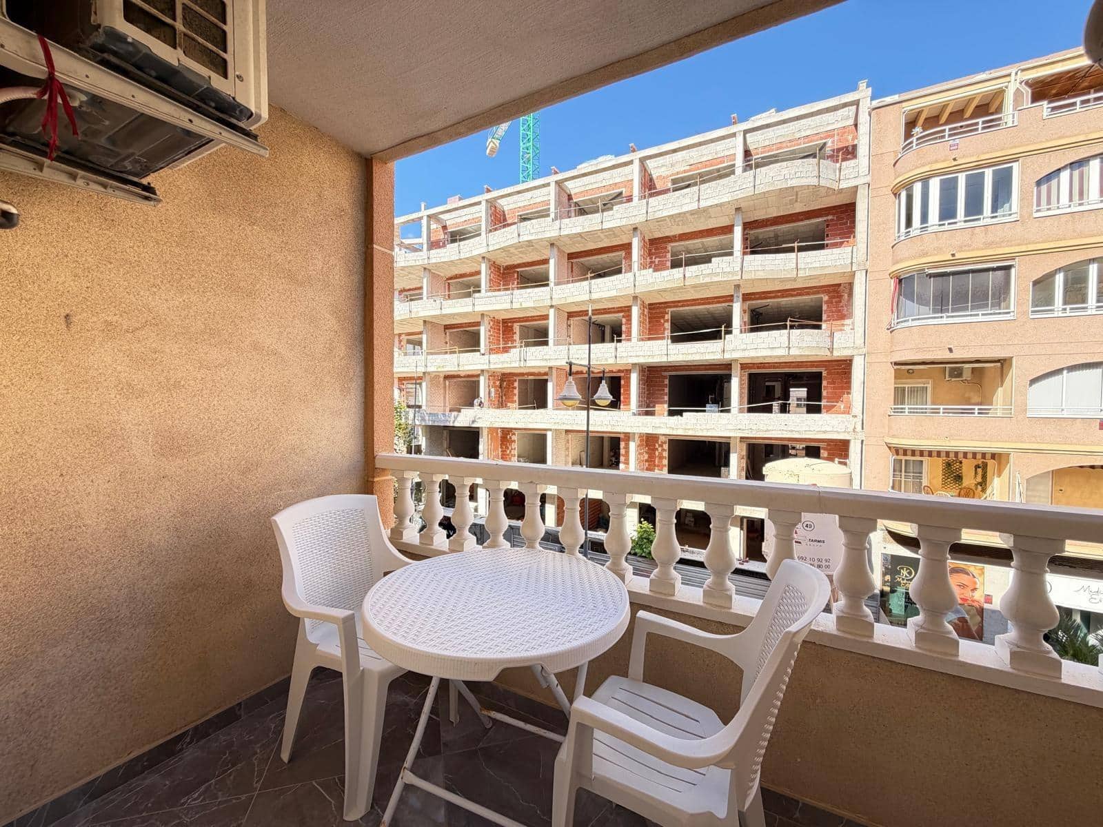 2 sovrum Lägenhet till salu i Torrevieja med garage - 210 000 € (Ref: 10172340)