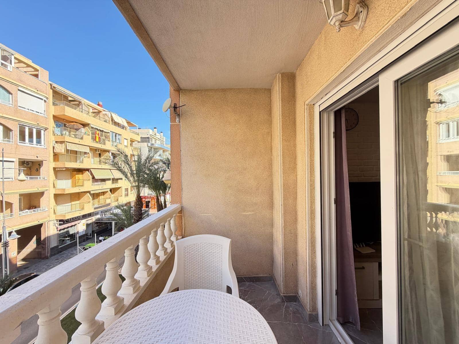 2 sovrum Lägenhet till salu i Torrevieja med garage - 210 000 € (Ref: 10172340)