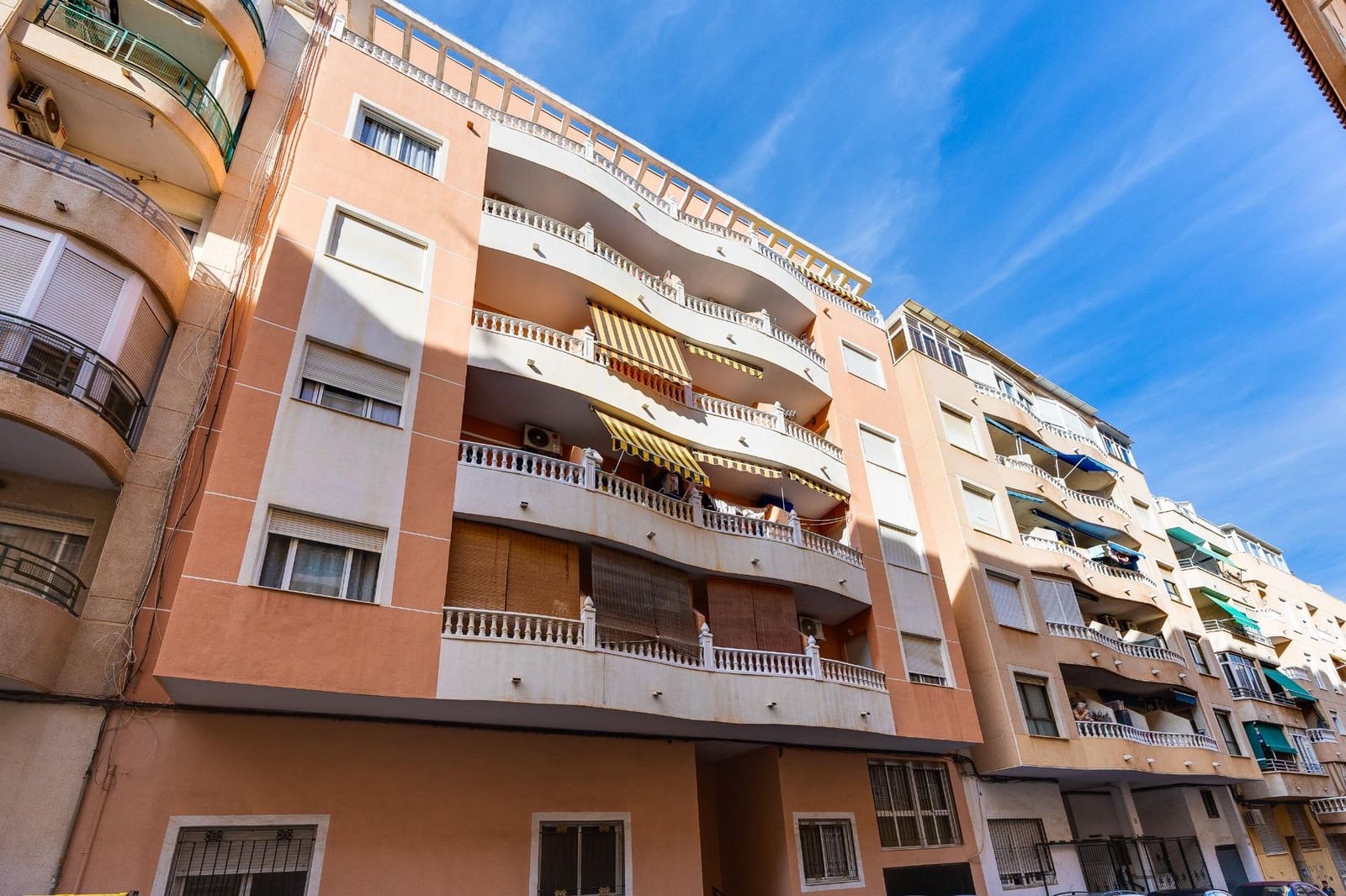 1 quarto Apartamento para venda em Torrevieja com piscina - 160 000 € (Ref: 10172341)