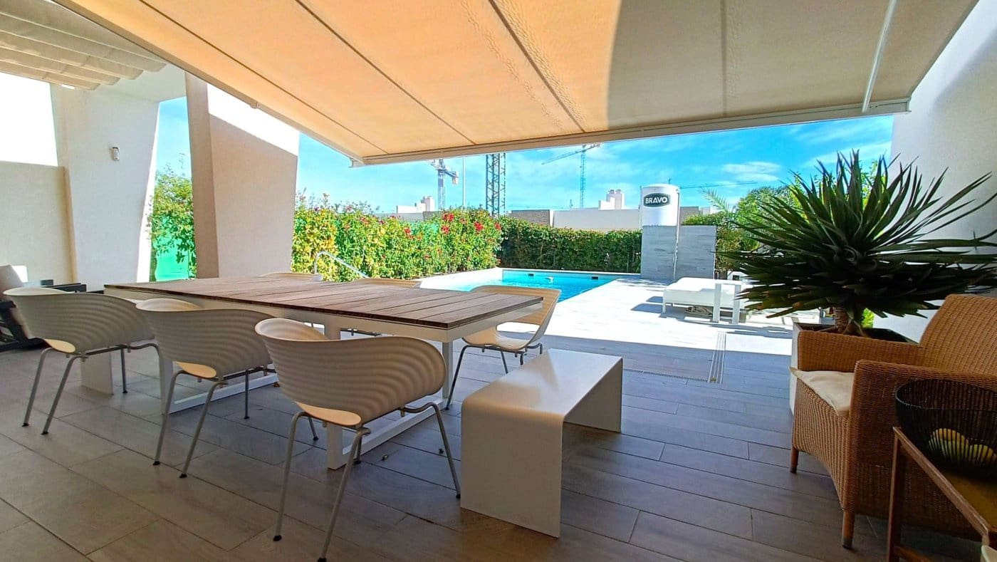 2 bedroom Villa for sale in Algorfa with pool garage - € 510,000 (Ref: 10174437)
