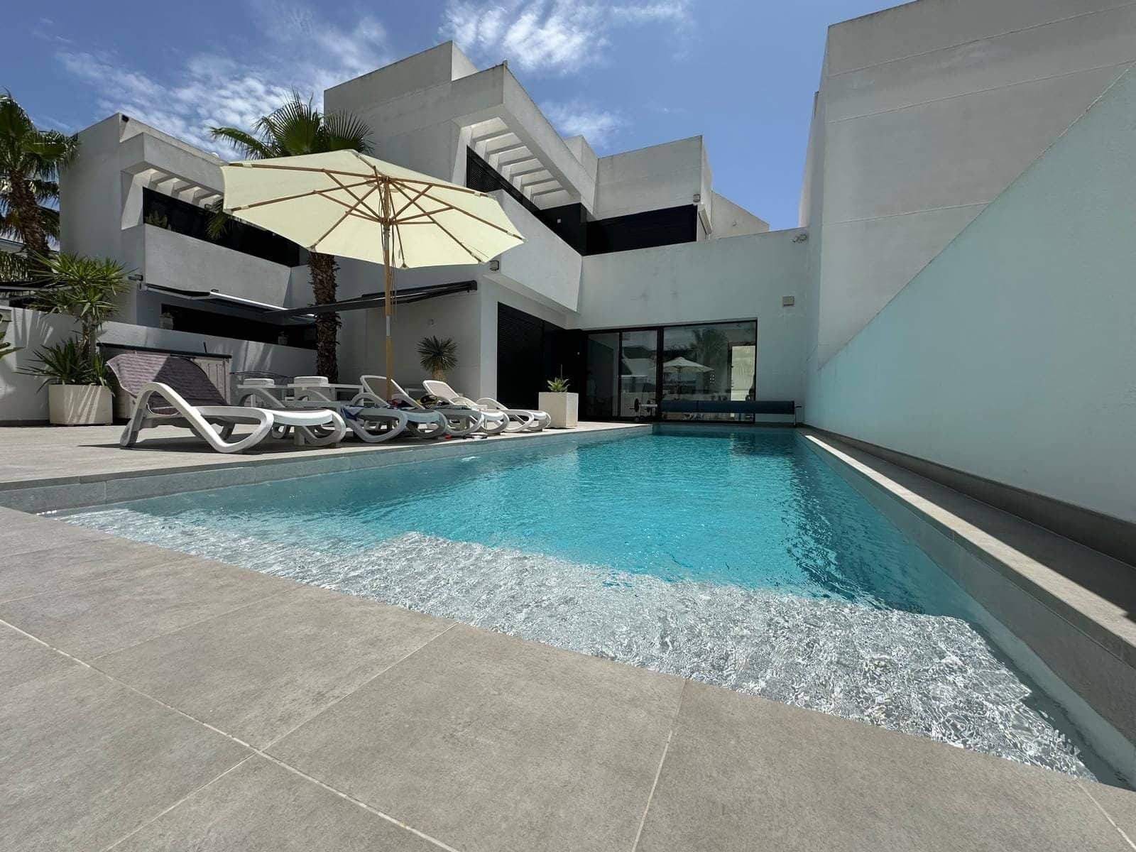 Casa de 3 habitaciones en San Fulgencio en venta con piscina garaje - 449.000 € (Ref: 10174442)