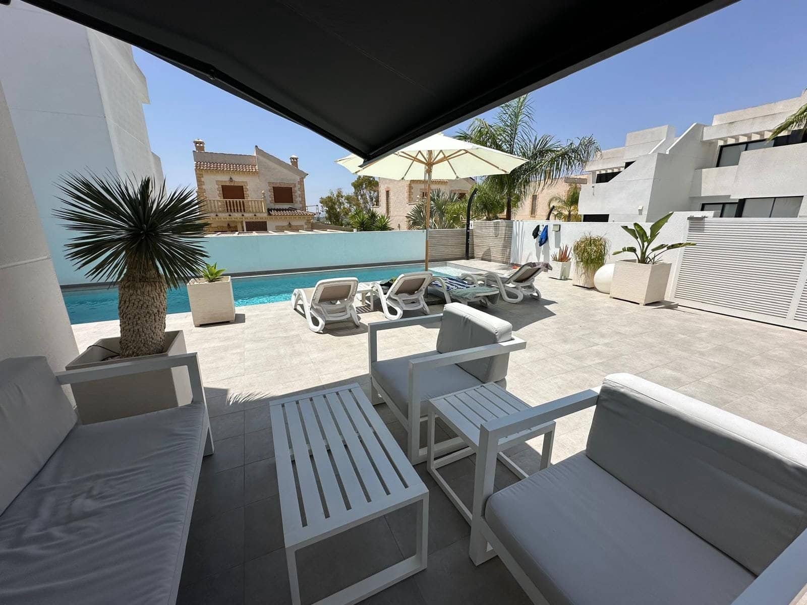 Casa de 3 habitaciones en San Fulgencio en venta con piscina garaje - 449.000 € (Ref: 10174442)