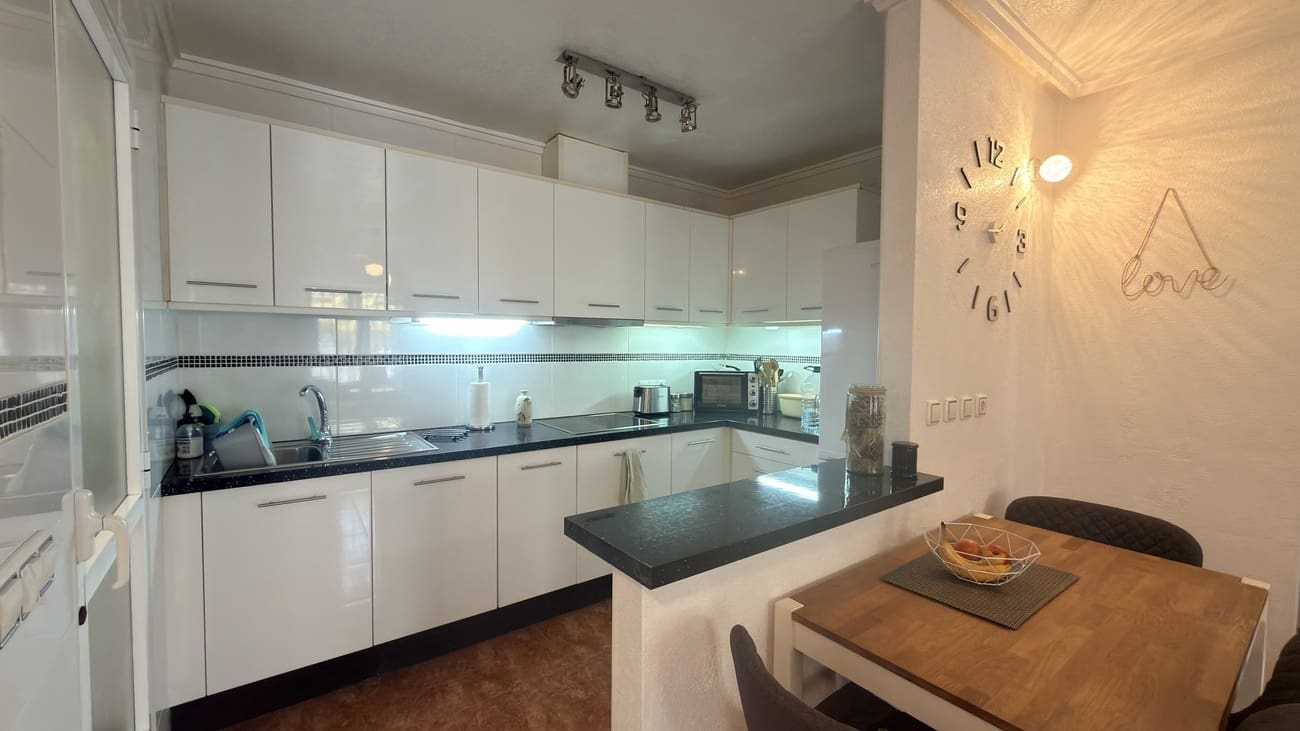 Adosado de 2 habitaciones en Villamartin en venta - 175.000 € (Ref: 10174446)