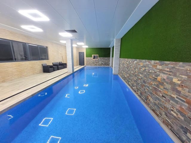 3 makuuhuone Huoneisto myytävänä paikassa Las Piscinas Naturales, Torrevieja mukana uima-altaan 
autotalli - 399 000 € (Ref: 10174884)