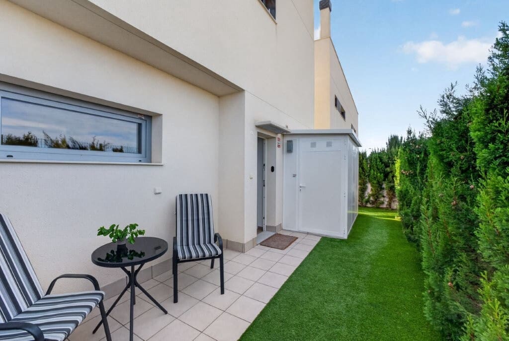 3 chambre Villa/Maison Semi-Mitoyenne à vendre à Torrevieja avec piscine garage - 439 000 € (Ref: 10176895)