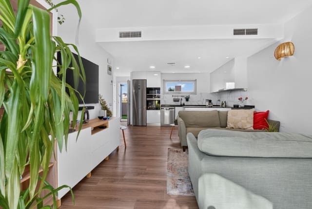 3 chambre Villa/Maison Semi-Mitoyenne à vendre à Parque de las Naciones, Torrevieja avec piscine garage - 439 000 € (Ref: 10176895)