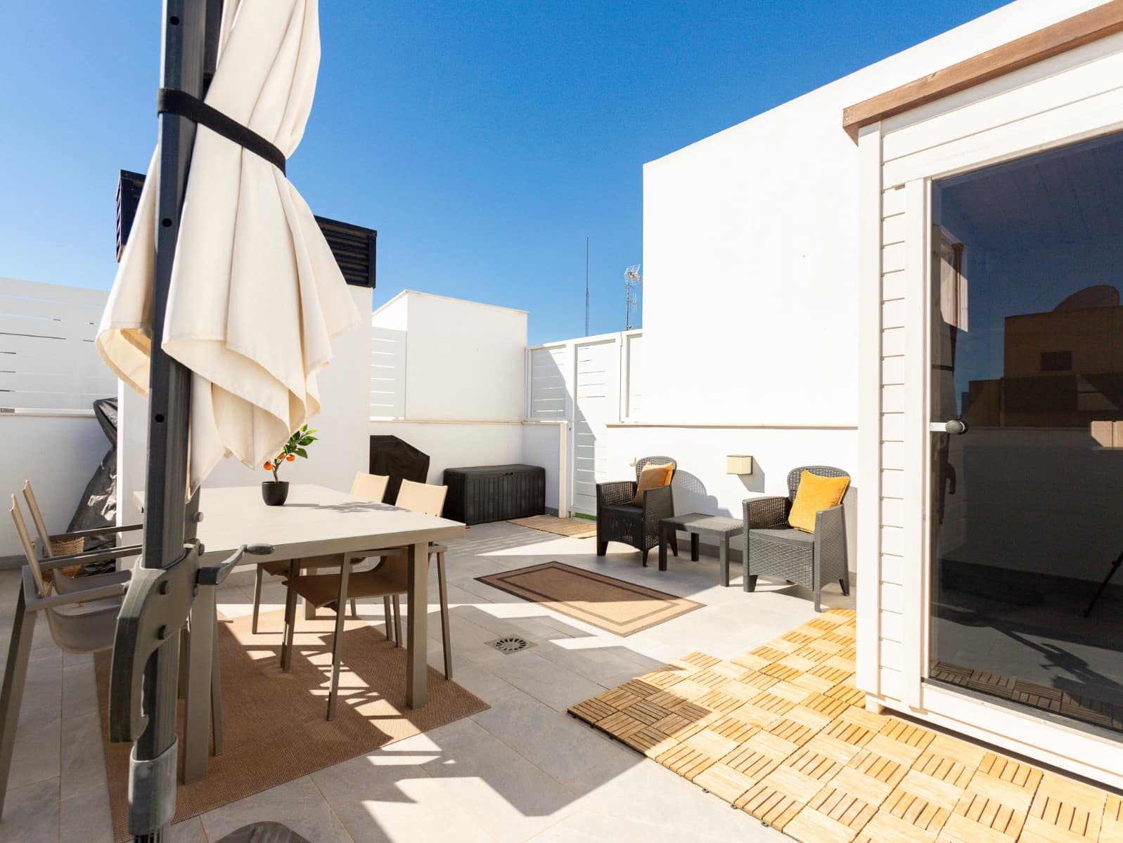 3 soveværelse Lejlighed til salg i Torrevieja med garage - € 379.000 (Ref: 10179949)