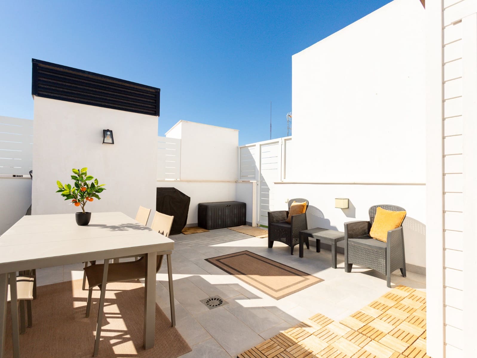 3 soveværelse Lejlighed til salg i Torrevieja med garage - € 379.000 (Ref: 10179949)