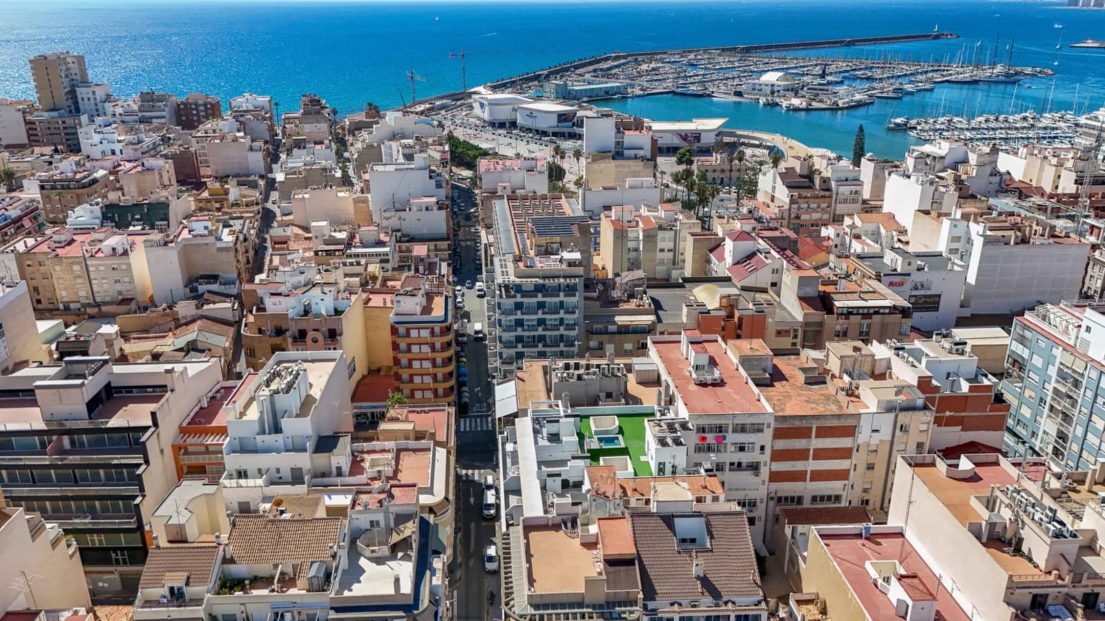 3 soveværelse Lejlighed til salg i Torrevieja med garage - € 379.000 (Ref: 10179949)