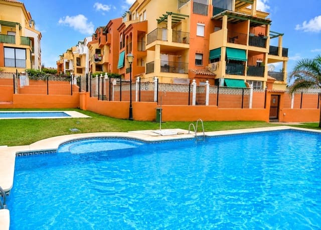Apartamento de 2 habitaciones en La Duquesa / Puerto de la Duquesa, Manilva en venta con piscina garaje - 259.000 € (Ref: 10182689)