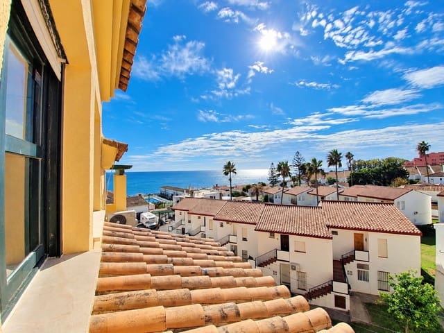 Apartamento de 2 habitaciones en La Duquesa / Puerto de la Duquesa, Manilva en venta con piscina garaje - 259.000 € (Ref: 10182689)
