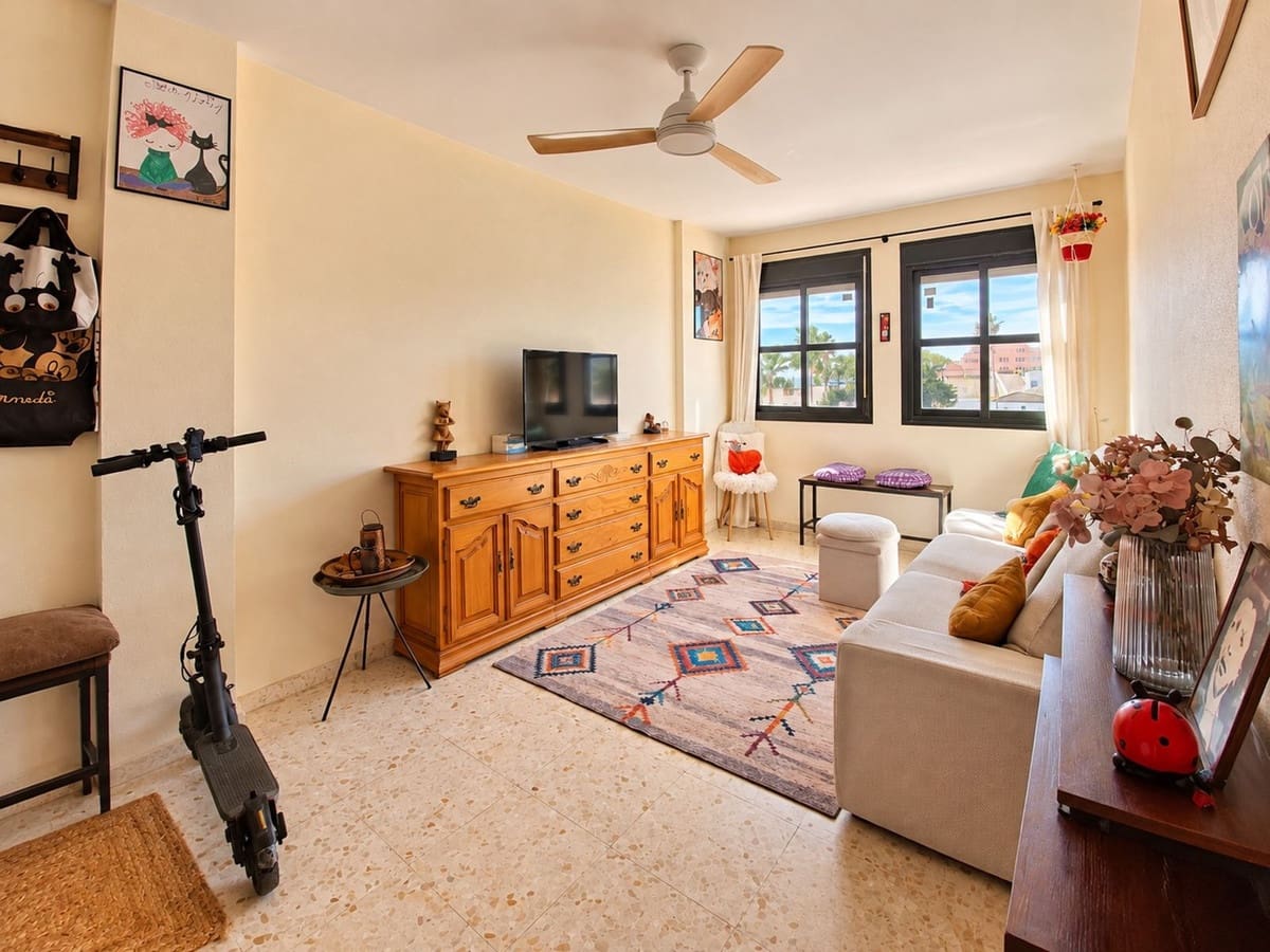 2 bedroom Apartment for sale in La Duquesa / Puerto de la Duquesa with pool garage - € 259,000 (Ref: 10182689)