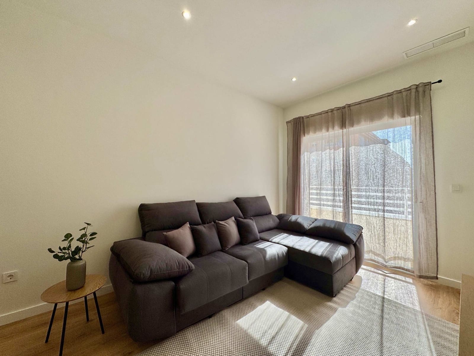 2 bedroom Apartment for sale in Torrevieja with garage - € 210,000 (Ref: 10182697)