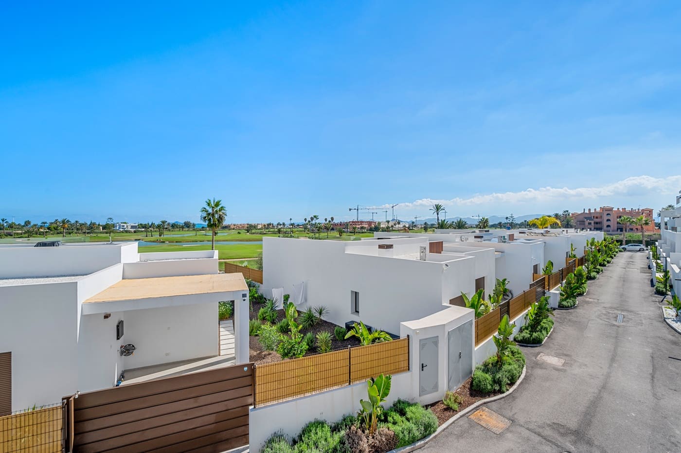 2 soverom Leilighet til salgs i Los Alcazares med svømmebasseng garasje - € 335 000 (Ref: 10182699)