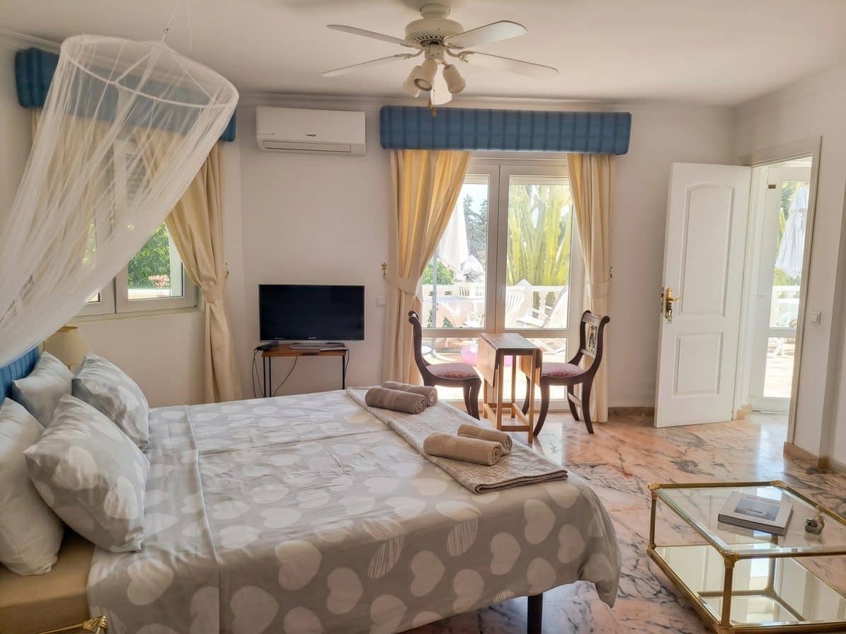 6 soveværelse Villa til salg i Mijas med swimmingpool garage - € 1.125.000 (Ref: 10182719)