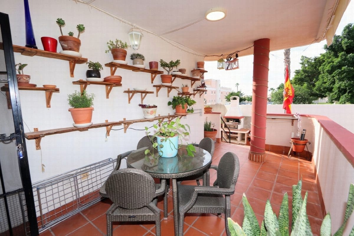 2 soveværelse Lejlighed til salg i Los Alcazares med swimmingpool garage - € 179.995 (Ref: 10184353)