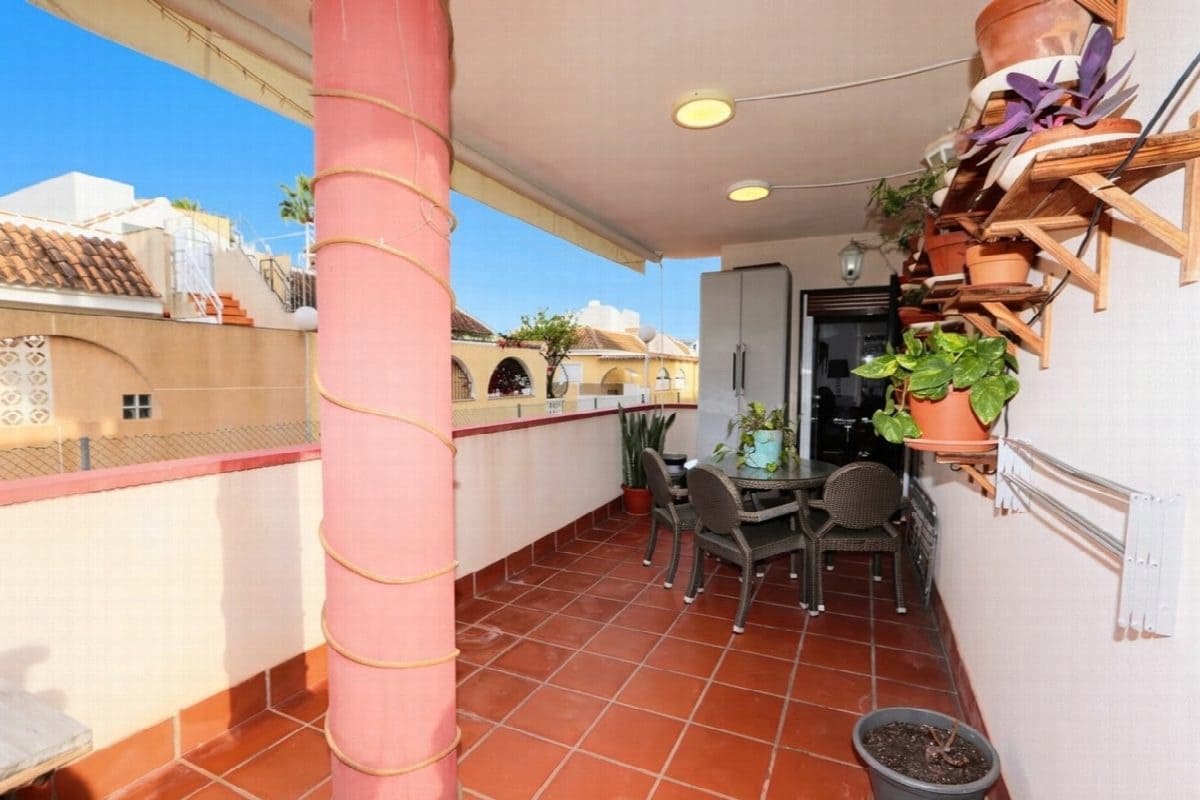 2 soveværelse Lejlighed til salg i Los Alcazares med swimmingpool garage - € 179.995 (Ref: 10184353)