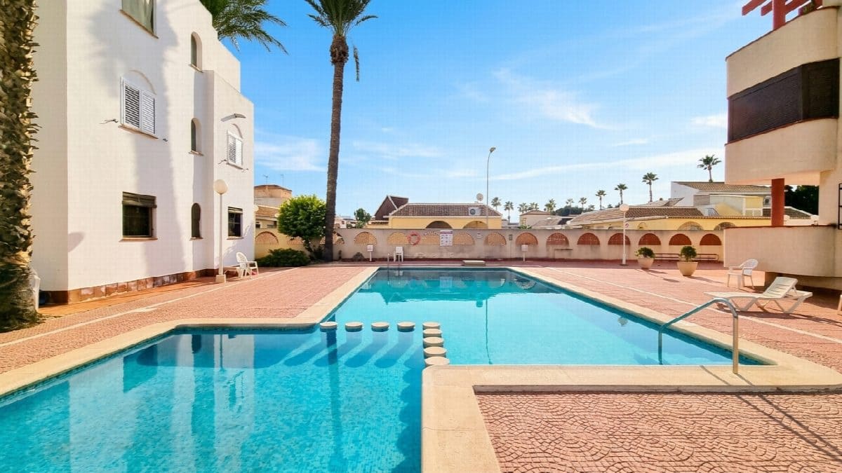 2 soveværelse Lejlighed til salg i Los Alcazares med swimmingpool garage - € 179.995 (Ref: 10184353)