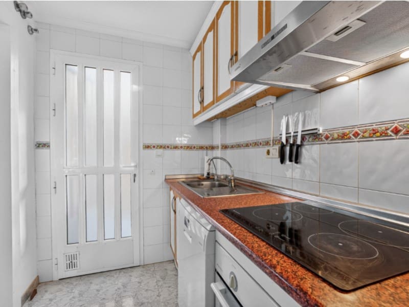 2 slaapkamer Huis te koop in Torrevieja met zwembad - € 199.000 (Ref: 10186594)