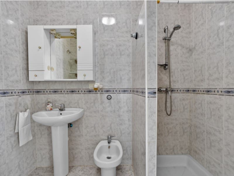 2 slaapkamer Huis te koop in Torrevieja met zwembad - € 199.000 (Ref: 10186594)