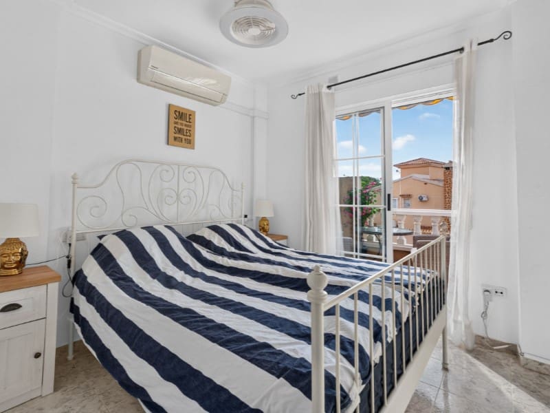 2 slaapkamer Huis te koop in Torrevieja met zwembad - € 199.000 (Ref: 10186594)