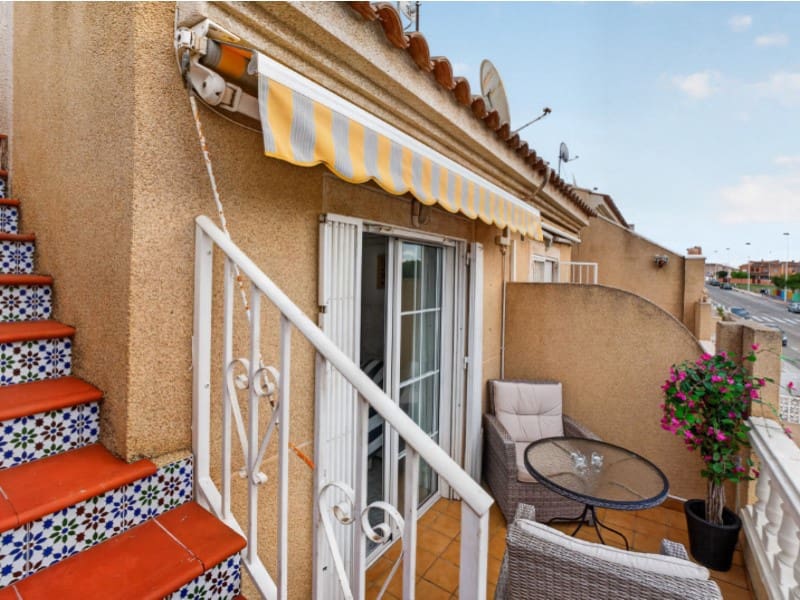 2 slaapkamer Huis te koop in Torrevieja met zwembad - € 199.000 (Ref: 10186594)