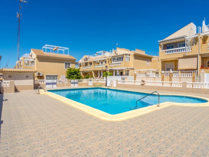2 slaapkamer Huis te koop in Torrevieja met zwembad - € 199.000 (Ref: 10186594)