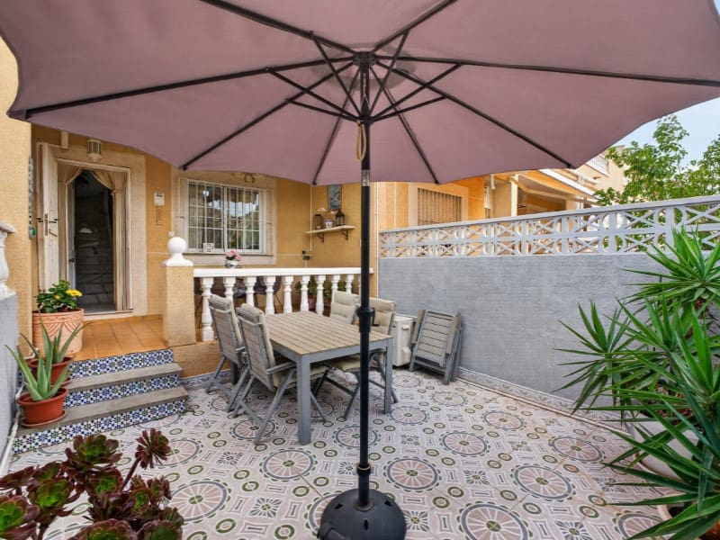 2 slaapkamer Huis te koop in Torrevieja met zwembad - € 199.000 (Ref: 10186594)