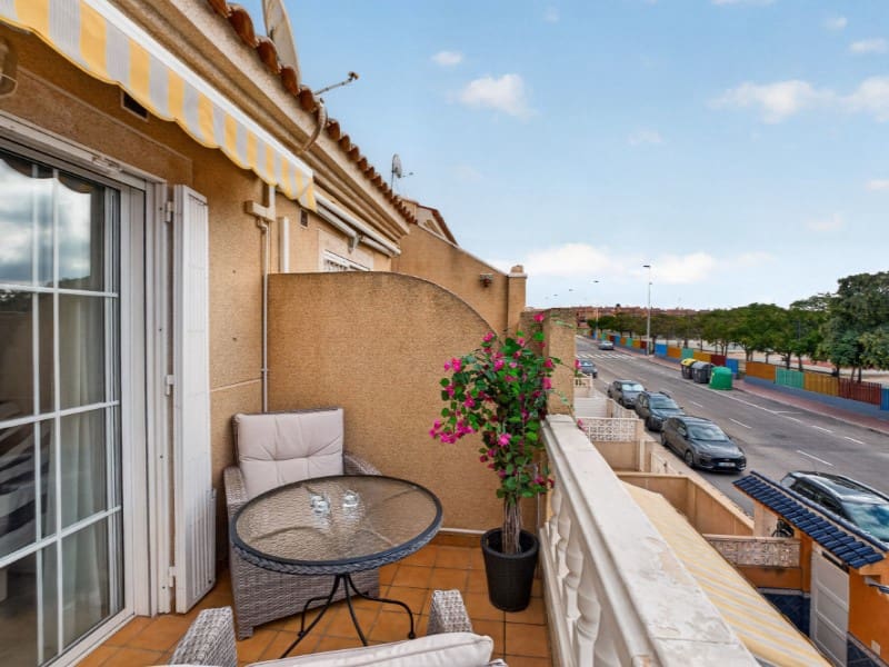 2 slaapkamer Huis te koop in Torrevieja met zwembad - € 199.000 (Ref: 10186594)