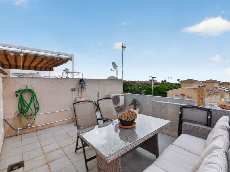 2 slaapkamer Huis te koop in Torrevieja met zwembad - € 199.000 (Ref: 10186594)