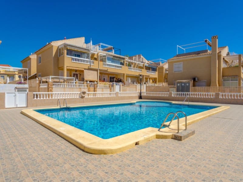 2 slaapkamer Huis te koop in Torrevieja met zwembad - € 199.000 (Ref: 10186594)