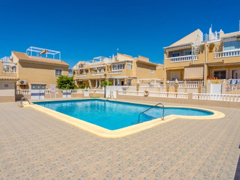 2 slaapkamer Huis te koop in Torrevieja met zwembad - € 199.000 (Ref: 10186594)