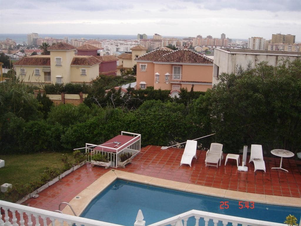 2 bedroom Semi-detached Villa for sale in Mijas Costa with pool garage - € 850,000 (Ref: 1971363)